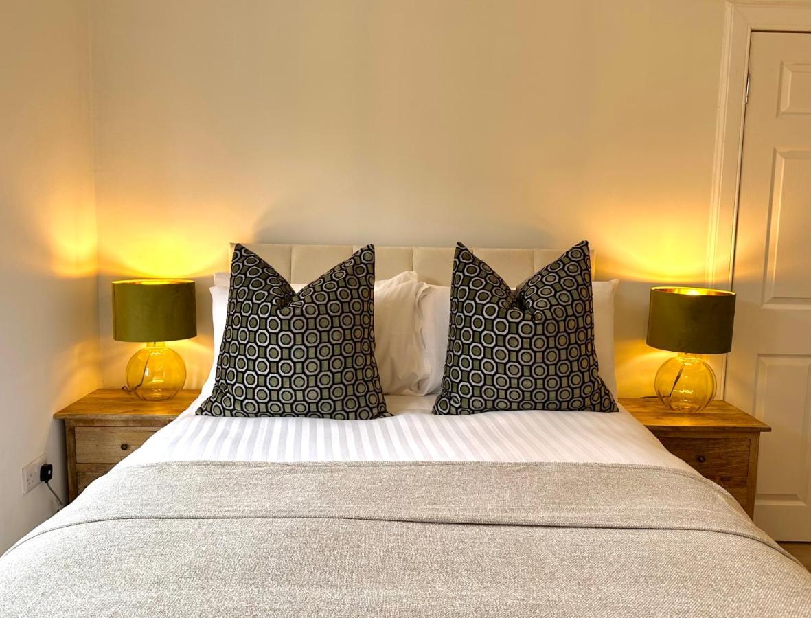 Stylish 3 Bedroom City Retreat เพิร์ท ภายนอก รูปภาพ