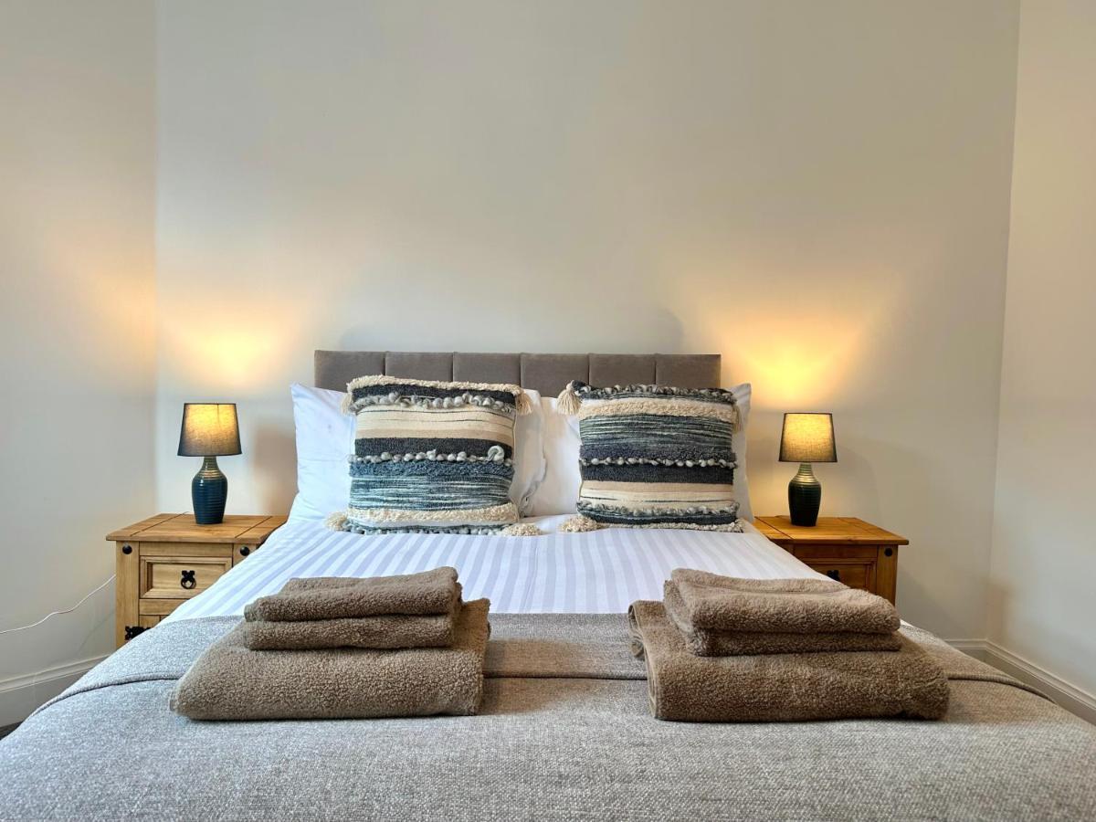 Stylish 3 Bedroom City Retreat เพิร์ท ภายนอก รูปภาพ